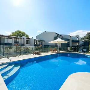 manuka-park-serviced-apartments.hotels-canberra.com/