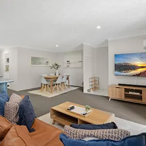 Oceanside Cove **** Gold Coast