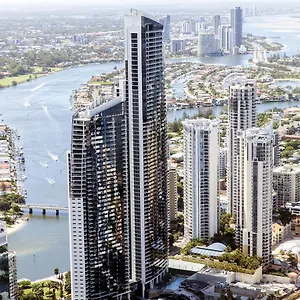 Circle On Cavill **** Gold Coast